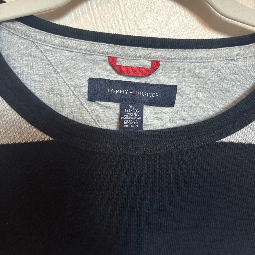 Tommy Hilfiger Men’s Sweater Striped Long Sleeve Black Gray Size XL - Picture 4 of 4